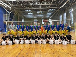  Команды СШОР «Самотлор» возвращаются с медалями с предновогодних встреч! 