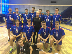  Замкнули тройку призеров. 