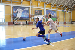  В спорткомплексе "Триумф" стартовало открытое первенство Нижневартовска по мини-футболу. Соревнования проводятся в зачет 4 заключительного тура первенства Уральского, Сибирского и Приволжского федеральных округов среди юношей до 12 лет. 