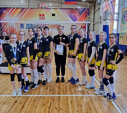  НИЖНЕВАРТОВСКИЕ ВОЛЕЙБОЛИСТКИ ЗАВОЕВАЛИ БРОНЗУ В ПЕРВЕНСТВЕ ЮГРЫ 