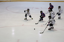  Суперудачно начала выступление в региональном этапе Всероссийских соревнований юных хоккеистов 2012-2013 г.р «Золотая шайба» команда СШОР "Самотлор". 