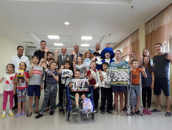  Подарки детям. 