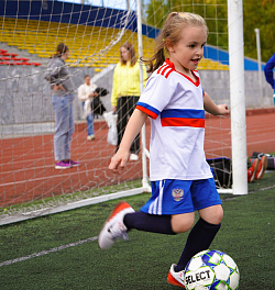  Рабочие будни наших футболисток на стадионе "Центральном" 