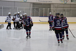  Завершился хоккейный тур в Нижневартовске. 